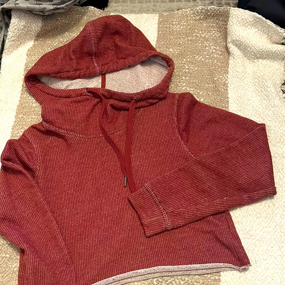 Cute Volcom Cropped Sweater